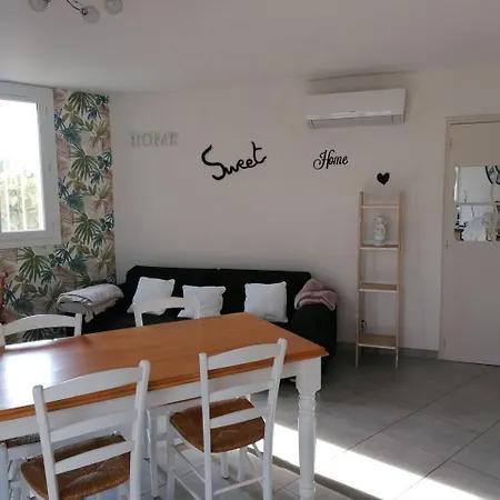 A Louer Maison Proche Cap D'agde Casa de Férias Agde