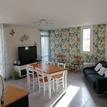 A Louer Maison Proche Cap D'agde Casa de Férias Agde